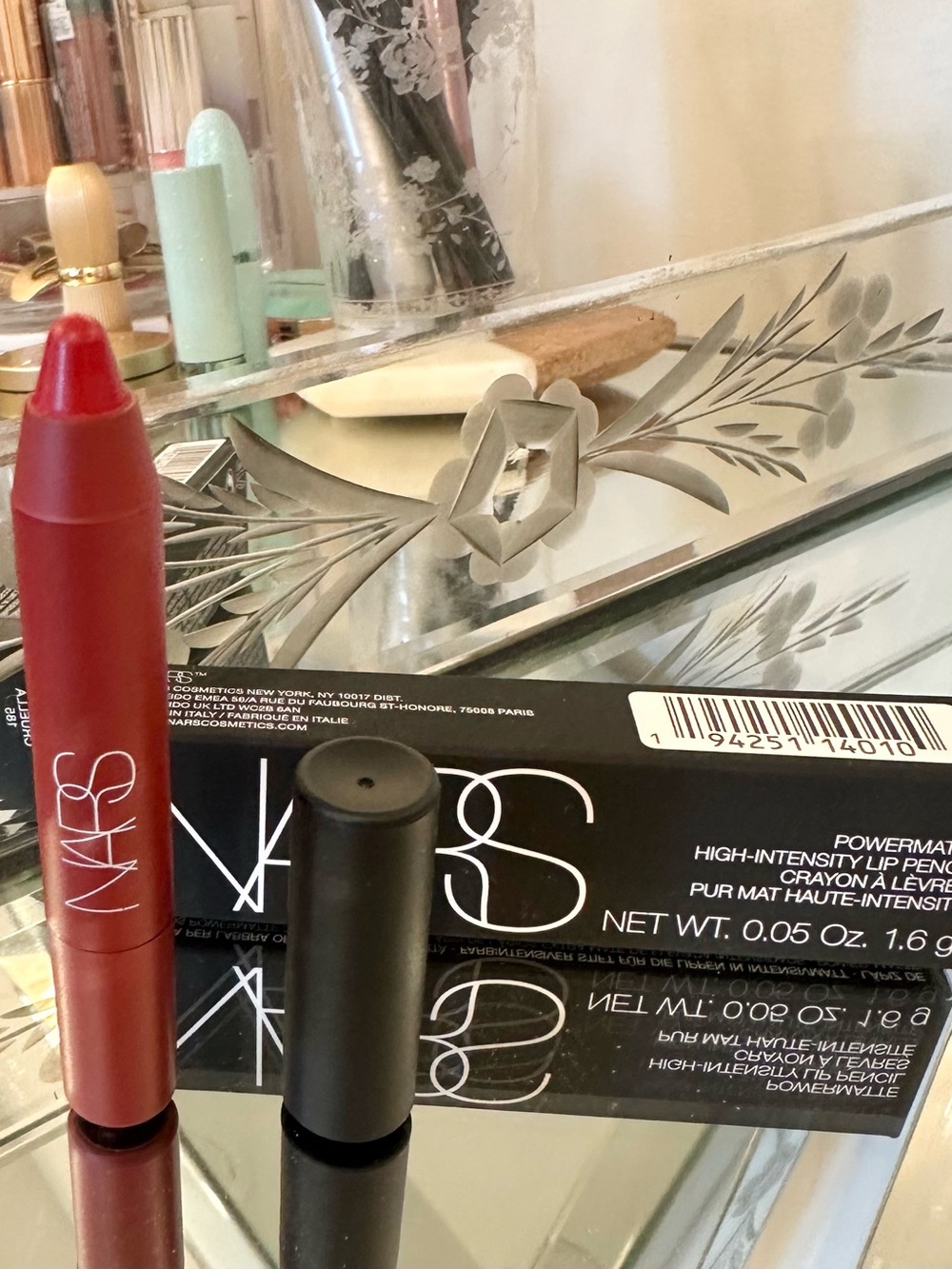 New NARS Lipstick Pencil “Cruella” Mini